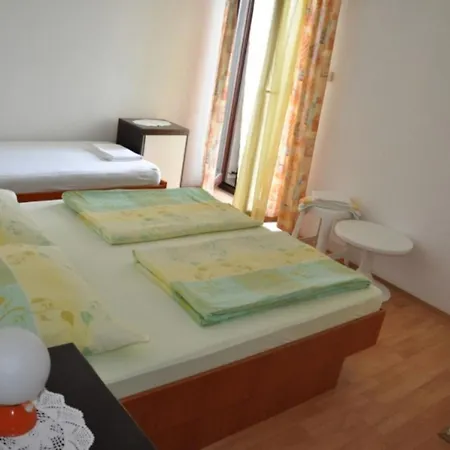 Apartamento With Parking Space Lopar, Rab - 23747 *