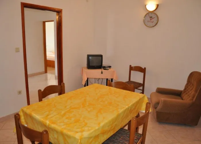 Apartment With Parking Space Lopar, Rab - 23747 *
