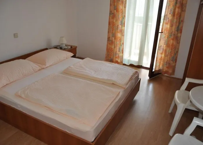 Apartment With Parking Space Lopar, Rab - 23747